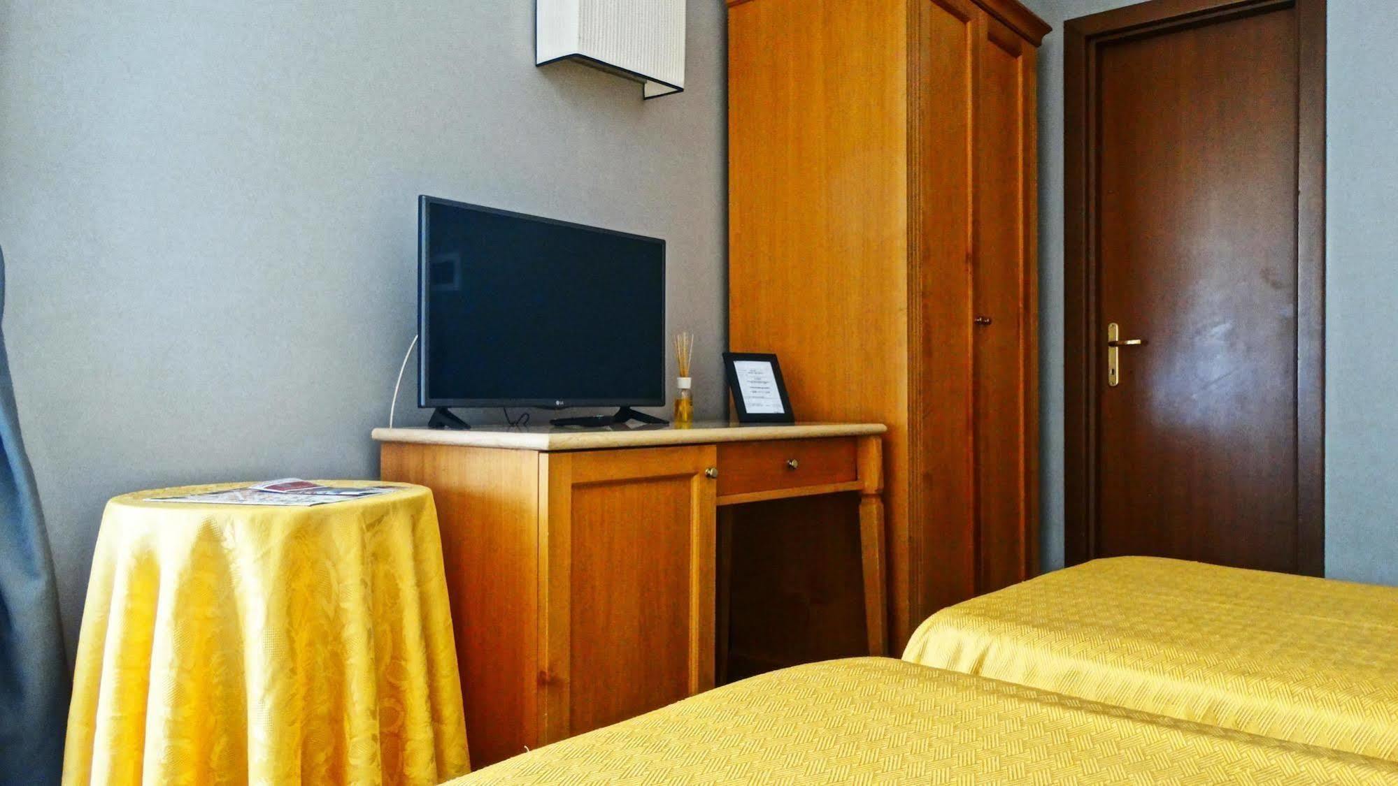 Hotel Dei Quiriti Rome Bagian luar foto